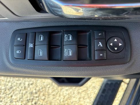 Used 2016 RAM 2500 SLT w/ Luxury Group image 19