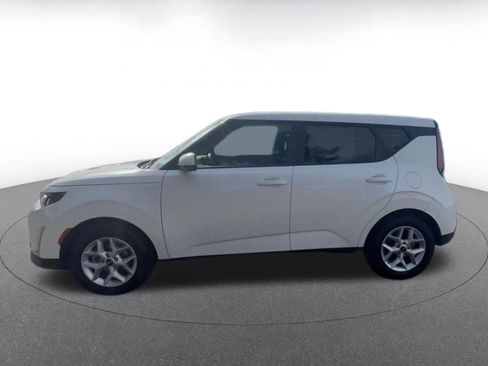 Used 2025 Kia Soul LX w/ LX Technology Package image 9
