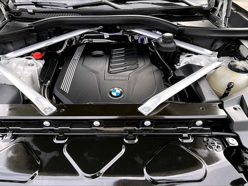 Used 2021 BMW X5 xDrive40i w/ Premium Package image 9