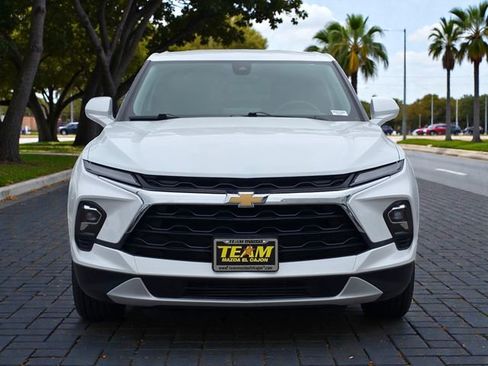 Used 2025 Chevrolet Blazer LT FWD image 3
