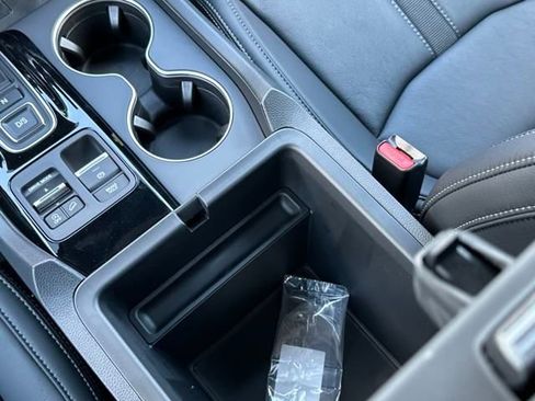 New 2025 Honda Pilot Touring image 32