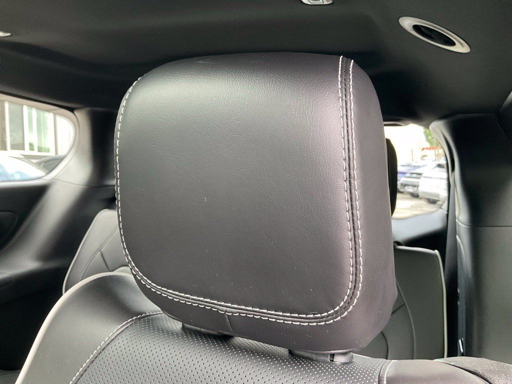 Used 2023 Chrysler Pacifica Limited w/ S Appearance Package FWD image 27