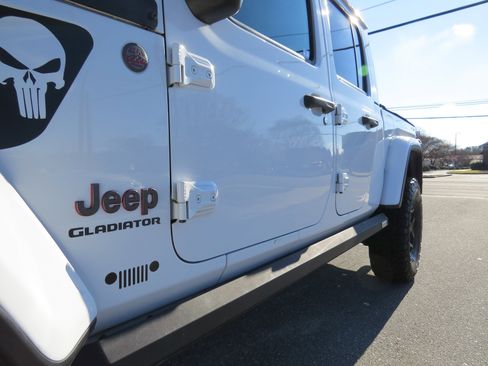 Used 2020 Jeep Gladiator Rubicon image 14