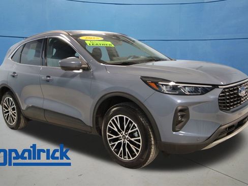Used 2025 Ford Escape SE w/ PHEV Premium Package FWD image 1