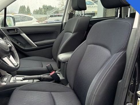 Used 2018 Subaru Forester 2.5i Premium w/ All-Weather Package image 9