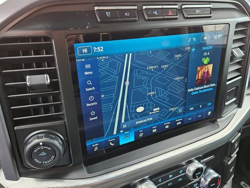 Used 2023 Ford F150 Lariat w/ Trailer Tow Package image 27