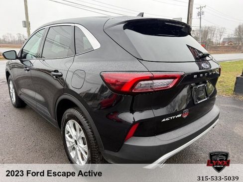 Used 2023 Ford Escape Active AWD/4WD image 3