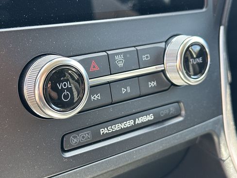 New 2024 Ford Edge SE image 19