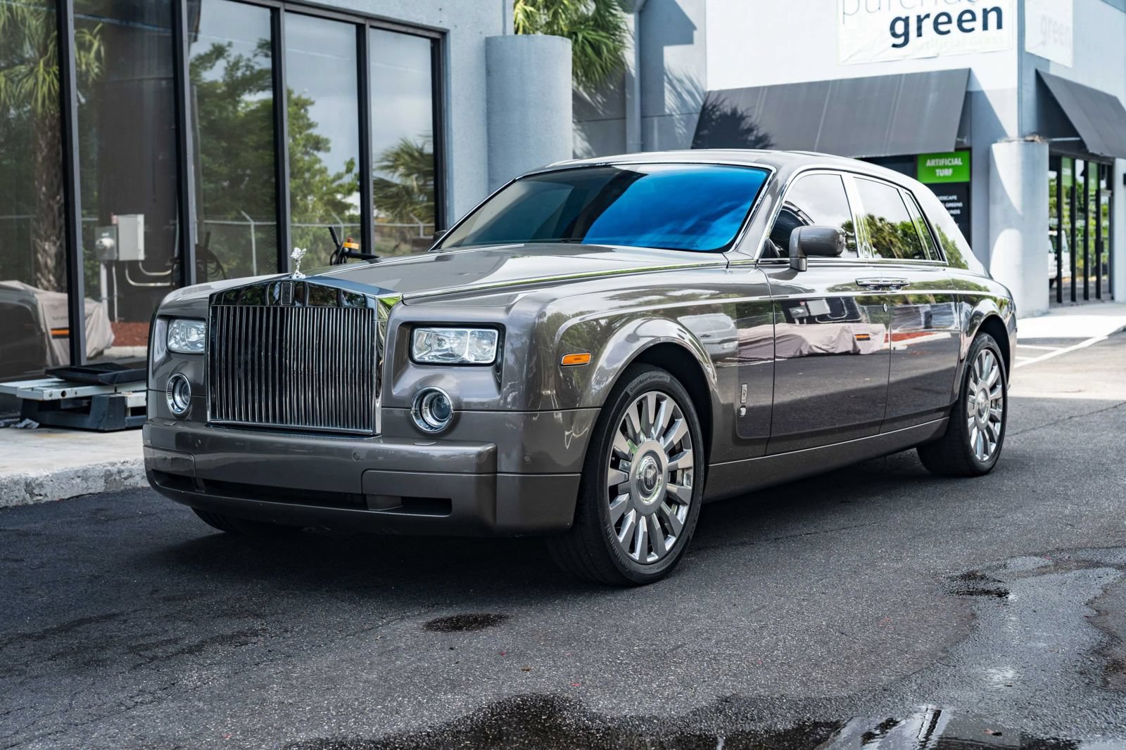 Used 2004 Rolls-Royce Phantom Sedan RWD image 2