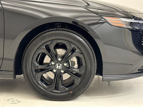 Certified 2025 Honda Accord SE image 6