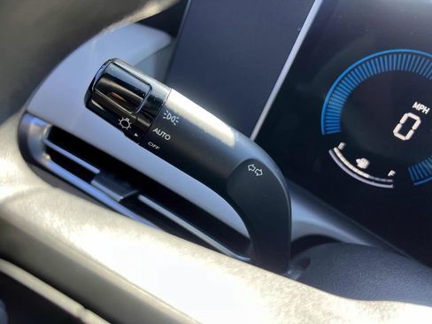 Certified 2025 Hyundai Tucson SE image 28