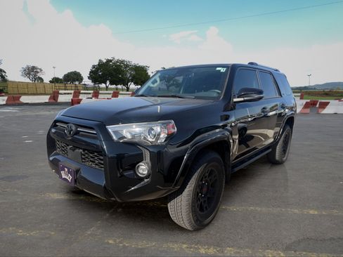 Used 2024 Toyota 4Runner SR5 Premium w/ Moonroof Package AWD/4WD image 5