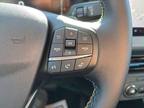 New 2026 Ford Maverick Lobo image 25