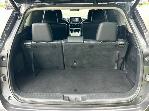Used 2021 Toyota Highlander XLE AWD/4WD image 55