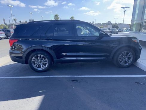 Used 2022 Ford Explorer XLT w/ Equipment Group 202A image 12