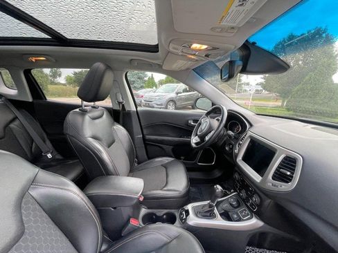 Used 2018 Jeep Compass Latitude w/ Popular Equipment Group AWD/4WD image 4