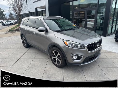 Used 2017 Kia Sorento EX image 1