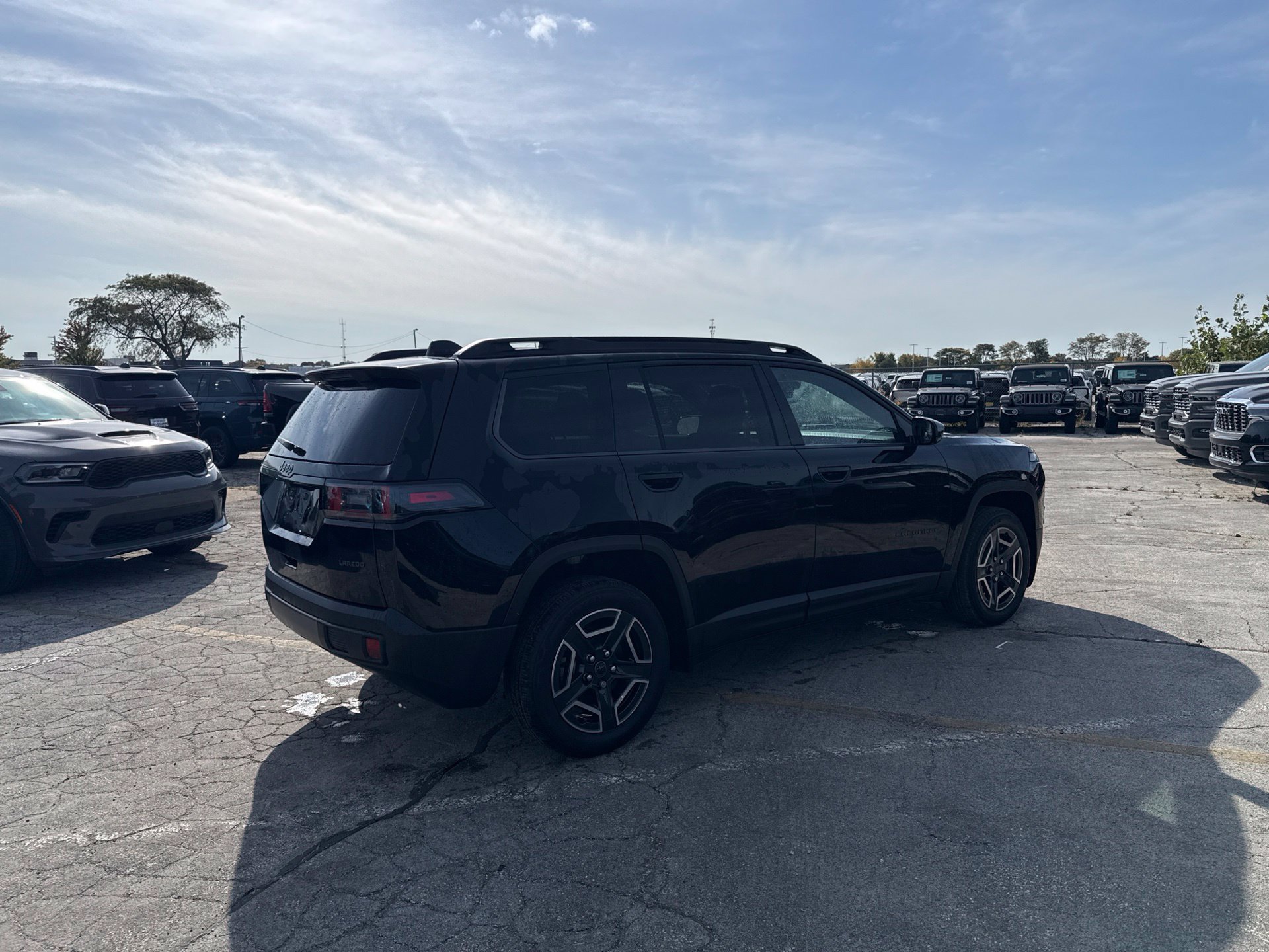 Used 2026 Jeep Cherokee Laredo AWD/4WD image 6