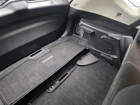 Used 2016 Nissan Rogue SV AWD/4WD image 29