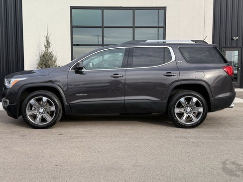 Used 2017 GMC Acadia SLT image 2