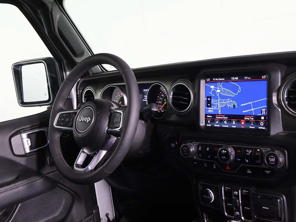 Used 2023 Jeep Wrangler Unlimited Sahara w/ Cold Weather Group AWD/4WD image 28