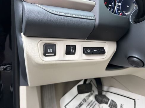 Used 2023 GMC Acadia Denali AWD/4WD image 16