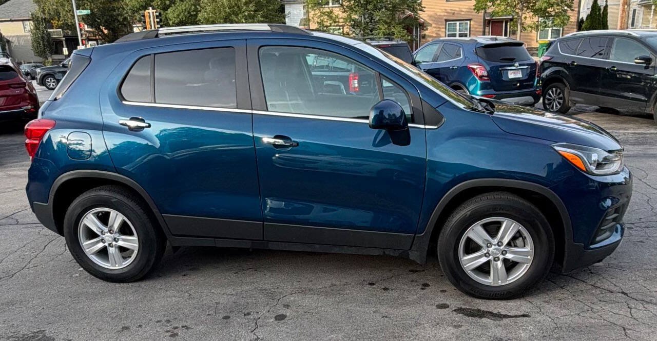 Used 2020 Chevrolet Trax LT w/ LT Convenience Package FWD image 10