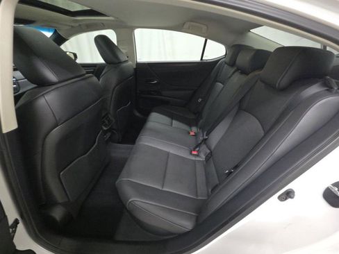 Used 2025 Lexus ES 300h w/ Premium Package FWD image 13