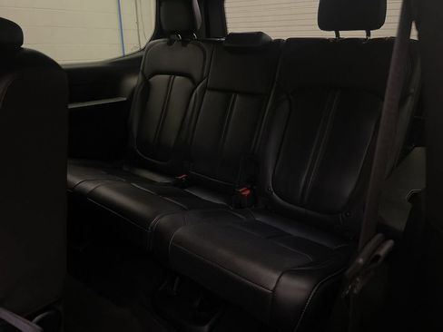 Used 2022 Jeep Wagoneer Series III w/ Rear Seat Entertainment Group AWD/4WD image 31