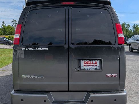Used 2023 GMC Savana 2500 Extended RWD image 9