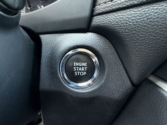 Used 2025 Toyota RAV4 XLE FWD image 23