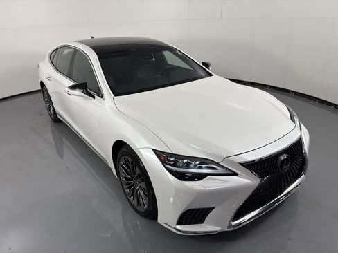 Used 2021 Lexus LS 500 AWD w/ Interior Upgrade Package image 33