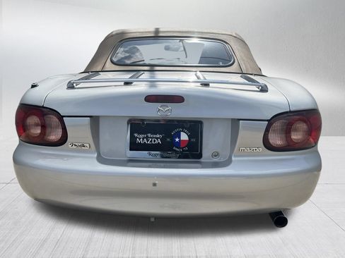 Used 2001 MAZDA MX-5 Miata RWD image 7