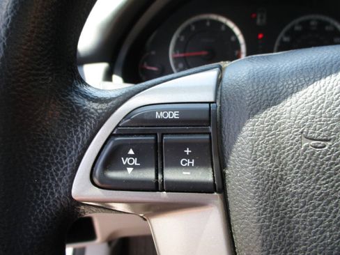Used 2012 Honda Accord LX image 17