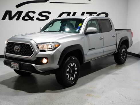 Used 2019 Toyota Tacoma TRD Off-Road image 3