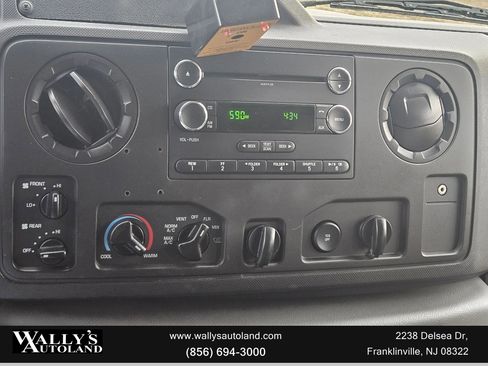Used 2014 Ford E-250 and Econoline 250 w/ Power Group image 4