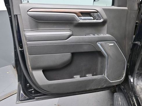 Used 2022 GMC Sierra 1500 SLT w/ SLT Convenience Package image 9