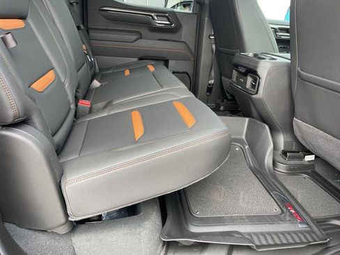 Used 2025 GMC Sierra 1500 AT4 w/ AT4 Premium Package image 38