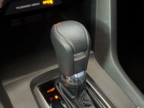 Used 2019 Honda Civic EX image 21