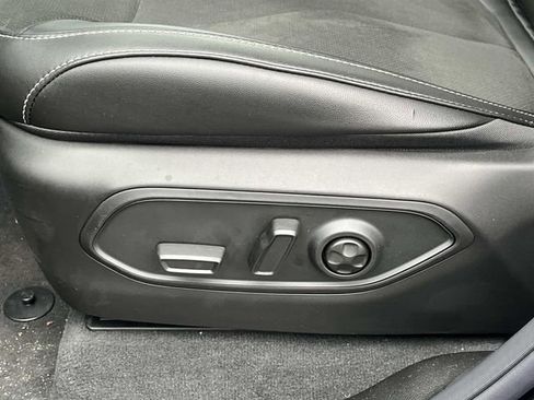 New 2025 Jeep Grand Cherokee L Altitude image 23