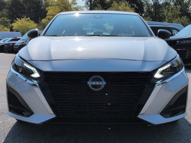 Used 2025 Nissan Altima 2.5 SV FWD image 8