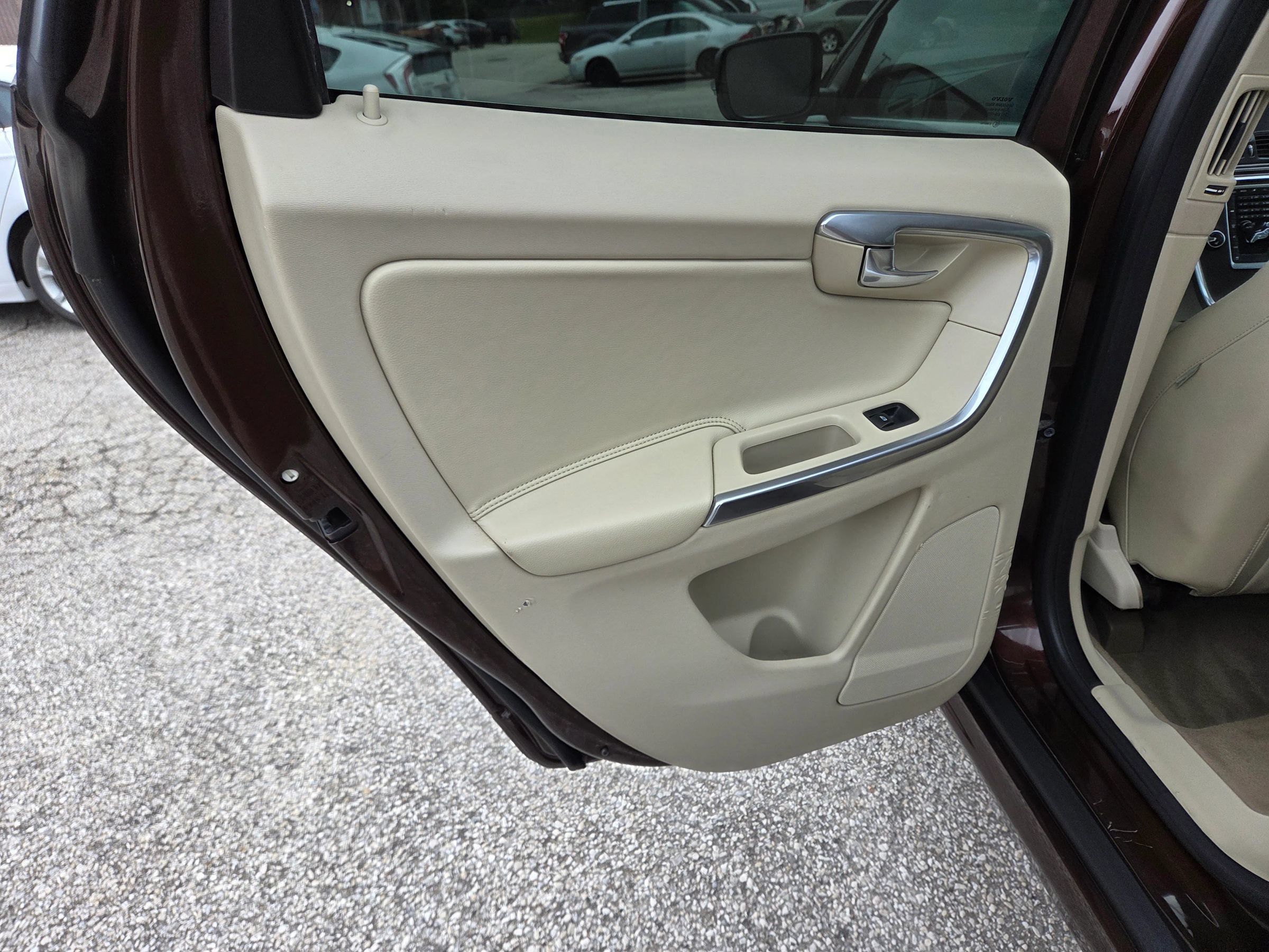 Used 2015 Volvo XC60 T6 Premier Plus AWD/4WD image 16