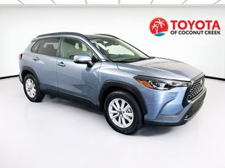 Used 2023 Toyota Corolla Cross LE w/ Moonroof Package video 1