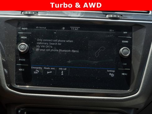 Used 2021 Volkswagen Tiguan SE w/ Panoramic Sunroof Package image 16