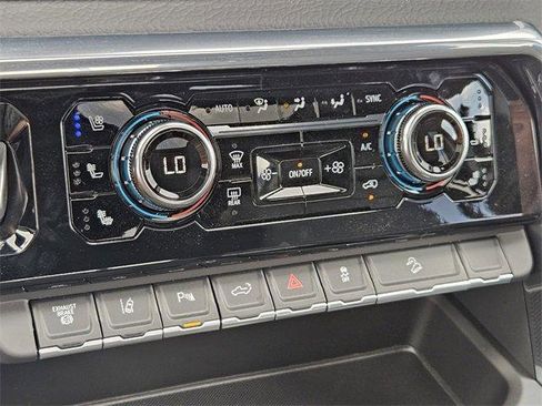 New 2025 GMC Sierra 2500 Denali w/ Denali Reserve Package image 19