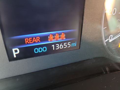 Used 2025 Toyota Corolla LE FWD image 31
