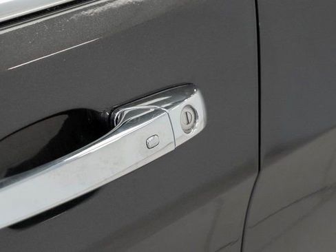 Used 2017 Jeep Grand Cherokee Overland image 9