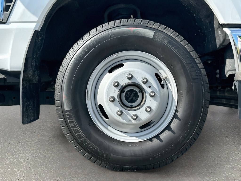 Used 2024 Ford F350 XL AWD/4WD image 27