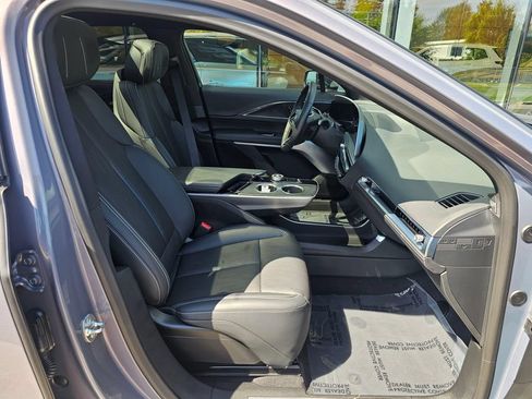 Certified 2024 Cadillac Lyriq Luxury AWD/4WD image 11