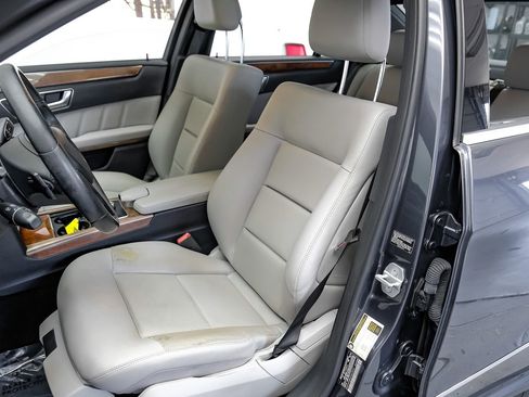 Used 2013 Mercedes-Benz E 350 4MATIC Sedan w/ Premium 1 Pkg image 4